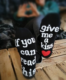 IF YOU CAN READ THIS...give me a kiss