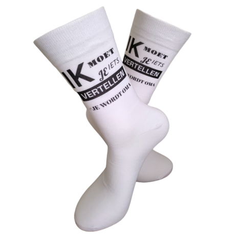 Print Ik moet je wat vertellen je wordt oma sokken